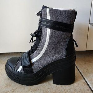NEW!!! CONVERSE PLATFORM BOOTS SIZE 7 WOMEN BLACK AND GRAY